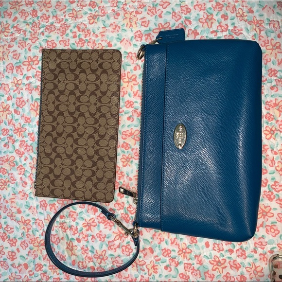 Coach wristlet Wallet - Picture 3 of 3